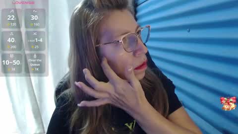 CHAYLA VICTORIA RUIZ  online show from April 2026 07:10:01 PM