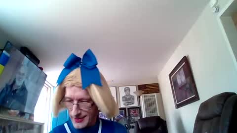 cheerleader_crossdresser online show from June 2026 07:33:01 PM