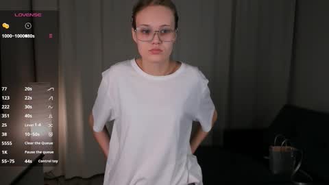 Snapshot of cherrieaxson chatting on November 2025 01:12:02 PM Anna online show from November 2025 01:12:02 PM