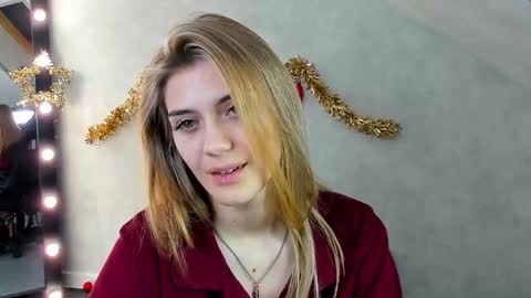 cherry_pr1ce online show from January 2025 10:31:01 AM