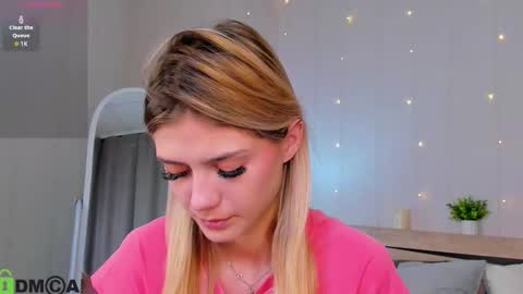 cherry_pr1ce online show from September 2025 10:46:01 PM