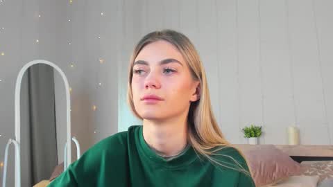 cherry_pr1ce online show from October 2025 11:38:01 PM