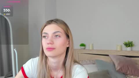 cherry_pr1ce online show from February 2026 11:21:02 PM