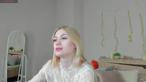 cherry_pr1ce online show from May 2026 10:49:02 PM