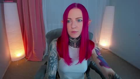 Snapshot of cherry_roxy chatting on February 2025 08:27:02 PM Roxy online show from February 2025 08:27:02 PM