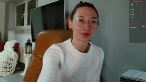 Snapshot of cherryangle chatting on March 2026 05:45:02 AM Leonie online show from March 2026 05:45:02 AM