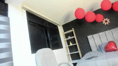 Snapshot of cherrybombs_ chatting on April 2026 04:06:01 AM Cherry online show from April 2026 04:06:01 AM
