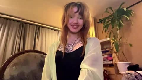 Snapshot of cherrylcornes chatting on May 2026 04:47:02 PM Nika online show from May 2026 04:47:02 PM