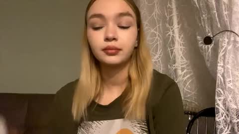 Lei online show from December 2025 02:33:01 PM