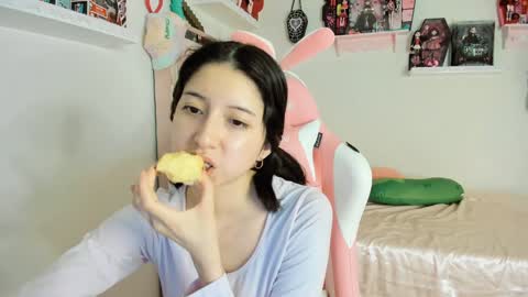 Snapshot of cherrymafer666 chatting on January 2025 04:14:02 AM cherrycute666 online show from January 2025 04:14:02 AM
