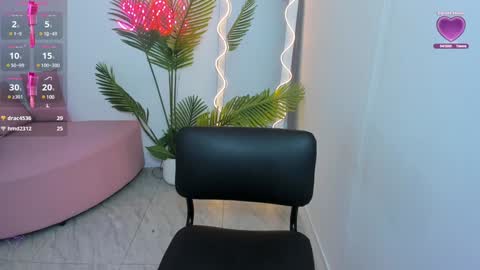 Snapshot of chiara_tay chatting on January 2025 07:53:01 PM Chiara online show from January 2025 07:53:01 PM