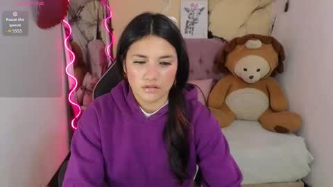 Snapshot of chiara_tay chatting on October 2025 03:01:02 AM Chiara online show from October 2025 03:01:02 AM