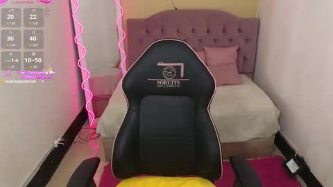 Snapshot of chiara_tay chatting on November 2025 02:45:02 AM Chiara online show from November 2025 02:45:02 AM