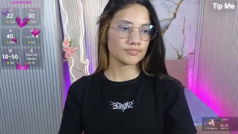 Snapshot of chiara_tay chatting on March 2026 08:08:02 PM Chiara online show from March 2026 08:08:02 PM