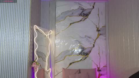 Snapshot of chiara_tay chatting on April 2026 07:04:02 PM Chiara online show from April 2026 07:04:02 PM