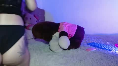 Snapshot of chicarita_fire chatting on June 2026 10:52:02 PM Channel Fire online show from June 2026 10:52:02 PM