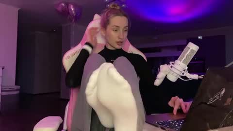Goddess Vika - owner of all ur money online show from March 2025 02:51:02 PM