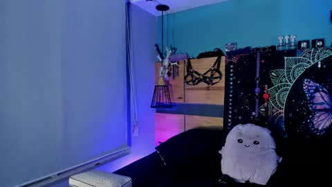 Chloeallennn  online show from May 2026 11:21:02 PM