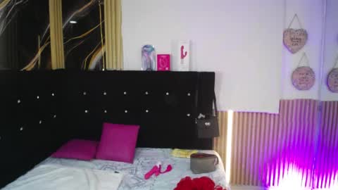 Chloe  online show from April 2026 01:01:01 PM