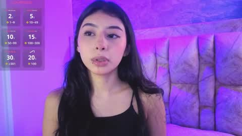 chloe_bluee_ online show from June 2026 11:33:01 AM