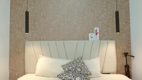 Abby 19 years online show from January 2025 09:35:02 PM