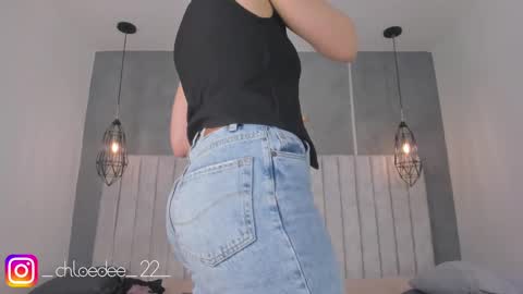 Chloe online show from February 2025 11:32:02 AM