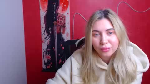 Chloe online show from November 2025 12:48:01 PM