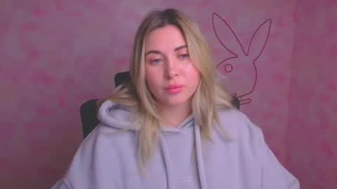 Chloe online show from November 2025 12:29:02 PM