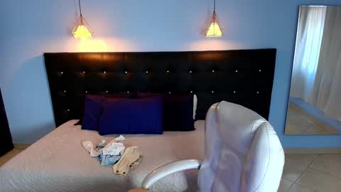 CHLOE online show from December 2024 08:47:01 PM