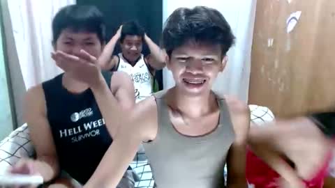 chloe and harlot online show from November 2025 03:29:02 PM