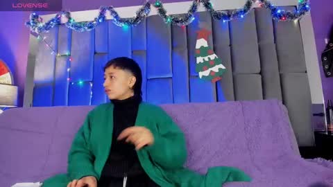 Isabella curly hair - Anastasia short hair  online show from December 2024 12:49:01 PM