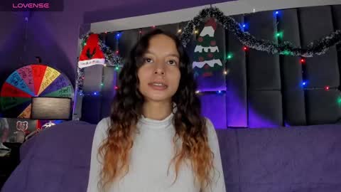 Isabella curly hair - Anastasia short hair  online show from December 2024 05:11:01 PM