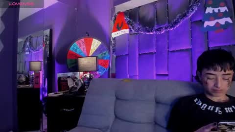 Isabella curly hair - Anastasia short hair  online show from December 2024 12:21:02 AM