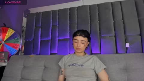 Isabella curly hair - Anastasia short hair  online show from January 2025 07:00:02 PM