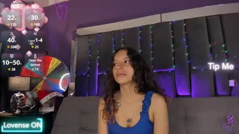 Isabella curly hair - Anastasia short hair  online show from January 2025 05:12:02 PM