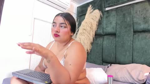 Snapshot of chloe_jackson25 chatting on February 2026 06:52:02 PM Chloe online show from February 2026 06:52:02 PM