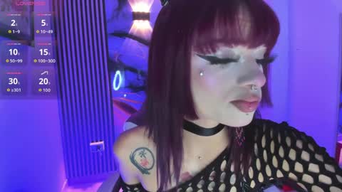 chloe_jacksonn online show from April 2026 09:45:01 PM