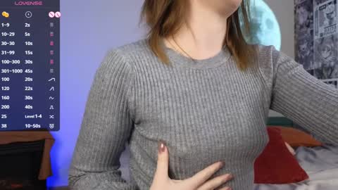 Chloe online show from February 2025 10:51:02 AM