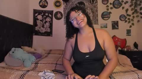 chloe_kisses online show from October 2025 11:07:01 AM