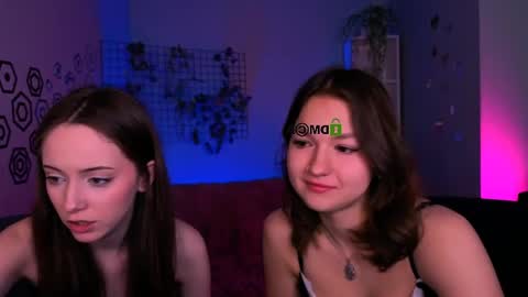 chloe_ley online show from April 2026 07:16:01 PM