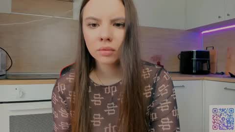 Snapshot of chloe_loo chatting on May 2026 12:33:01 PM Chloe online show from May 2026 12:33:01 PM