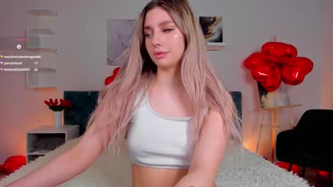 Snapshot of chloe_lov_ chatting on February 2025 04:01:01 AM Chloe Lov GTM2 Mon Tue Thu Sat Sun 0400am - 1030m online show from February 2025 04:01:01 AM