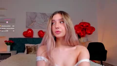 Snapshot of chloe_lov_ chatting on February 2025 04:22:01 AM Chloe Lov GTM2 Mon Tue Thu Sat Sun 0400am - 1030m online show from February 2025 04:22:01 AM
