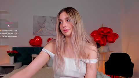 Snapshot of chloe_lov_ chatting on February 2025 07:24:02 AM Chloe Lov GTM2 Mon Tue Thu Sat Sun 0400am - 1030m online show from February 2025 07:24:02 AM