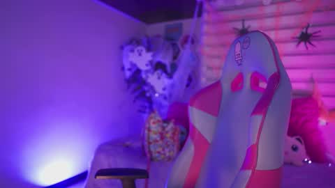 CLOE  online show from October 2025 08:52:01 PM