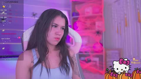 CLOE  online show from October 2025 09:33:01 PM