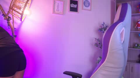 CLOE  online show from February 2026 05:33:01 PM