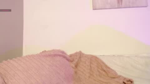 Snapshot of chloe_peach_ chatting on March 2026 12:22:01 PM chloe_peach_ online show from March 2026 12:22:01 PM