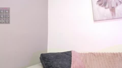 Snapshot of chloe_peach_ chatting on March 2026 12:11:01 PM chloe_peach_ online show from March 2026 12:11:01 PM