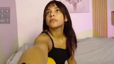 Snapshot of chloe_peach_ chatting on April 2026 11:59:01 AM chloe_peach_ online show from April 2026 11:59:01 AM